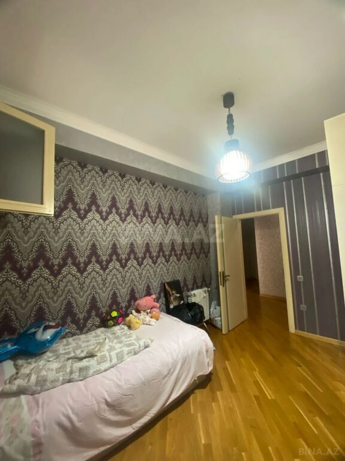 Satılır 4 otaqlı mənzil 127 m²