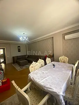 Satılır 4 otaqlı mənzil 127 m²