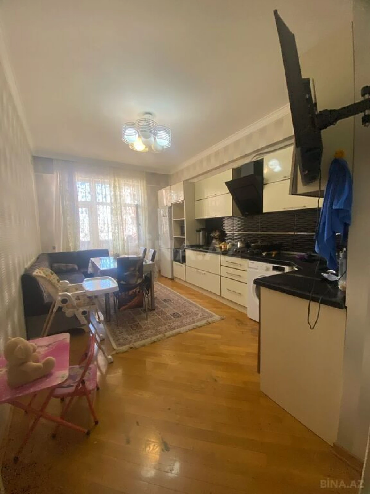 Satılır 4 otaqlı mənzil 127 m²