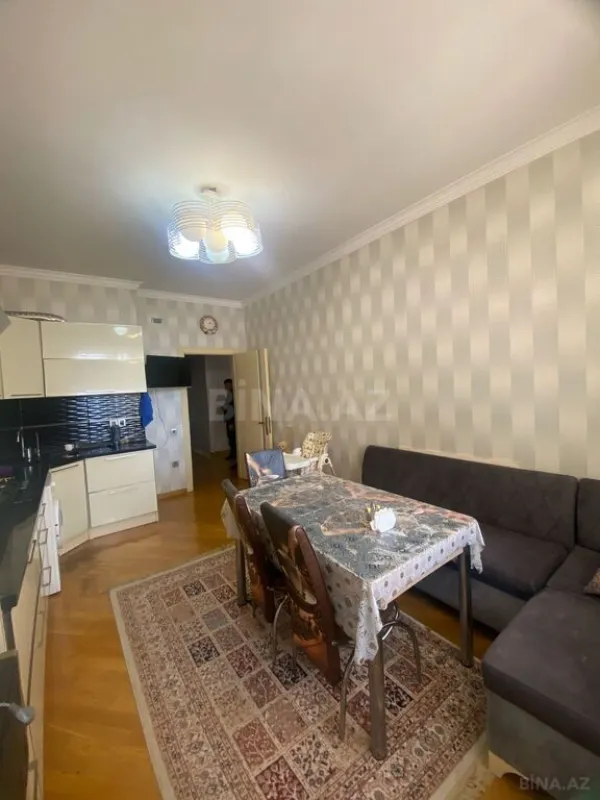 Satılır 4 otaqlı mənzil 127 m²