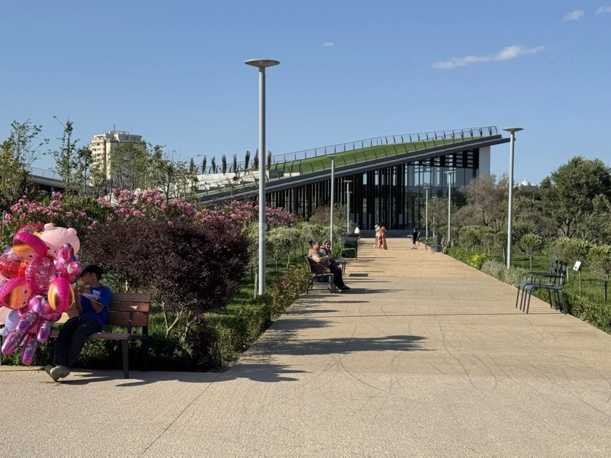 Satılır 4 otaqlı mənzil 189 m²