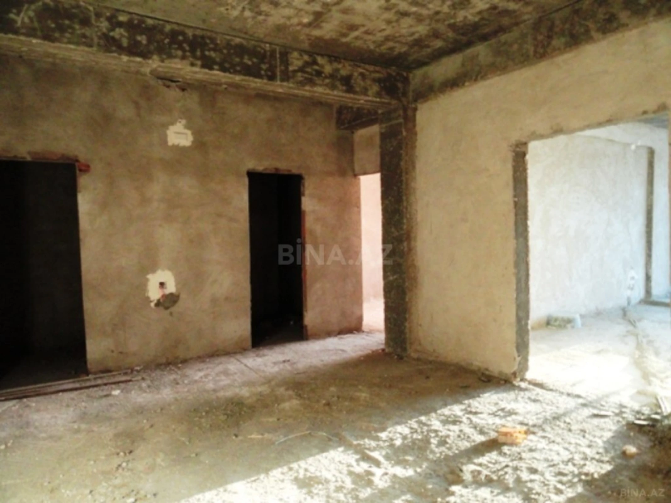 Satılır 4 otaqlı mənzil 189 m²