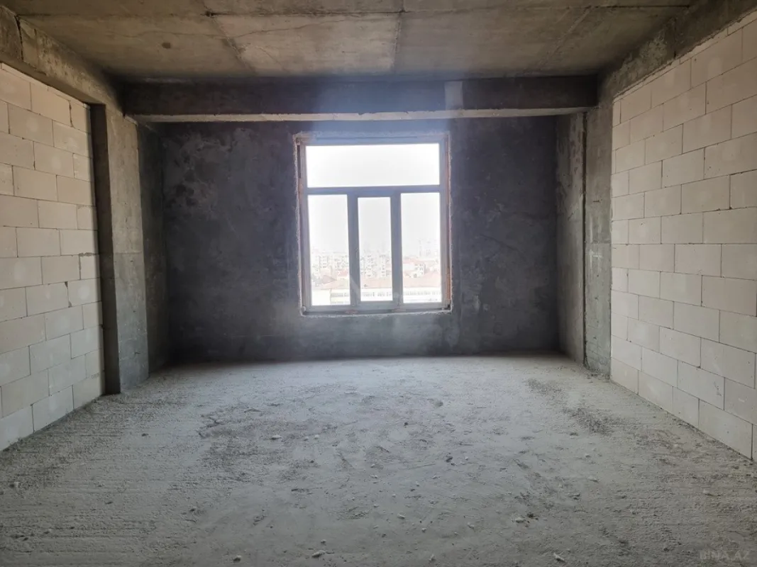 Satılır 4 otaqlı mənzil 189 m²