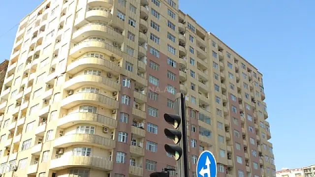 Satılır 4 otaqlı mənzil 189 m² — Bakı 4 otaq 189.00 m²