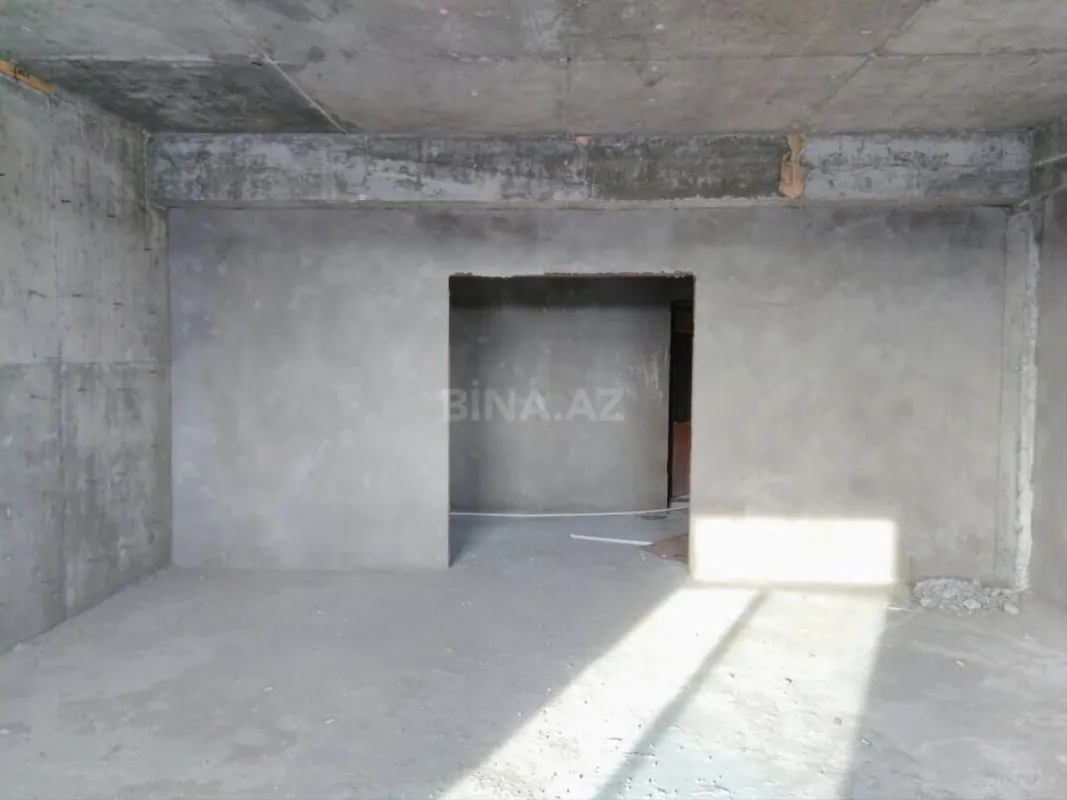 Satılır 4 otaqlı mənzil 189 m²
