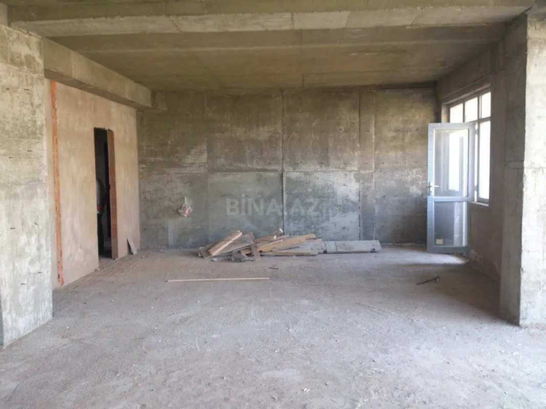 Satılır 4 otaqlı mənzil 189 m²