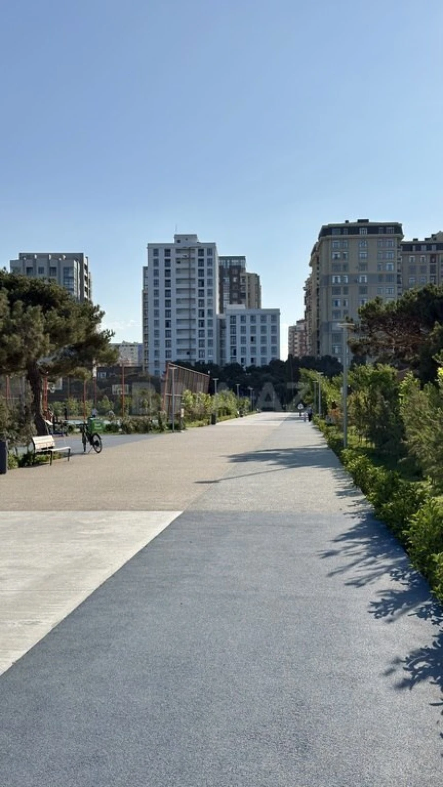 Satılır 4 otaqlı mənzil 189 m²