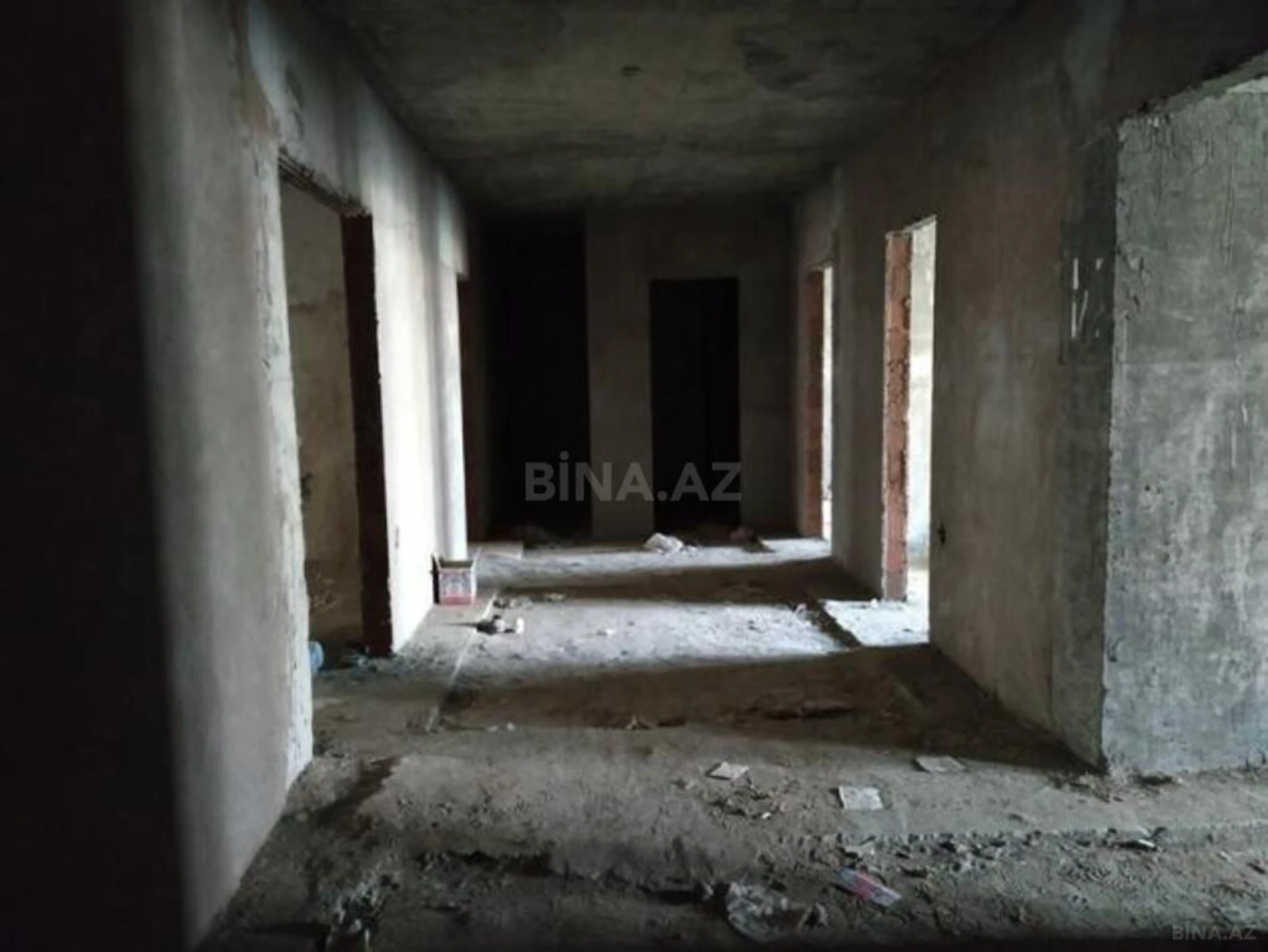 Satılır 4 otaqlı mənzil 189 m²