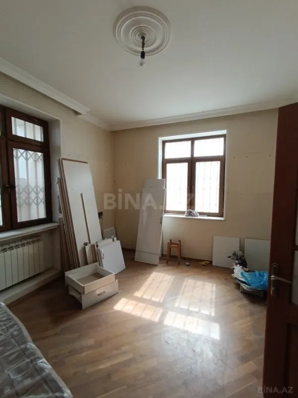 Satılır 7 otaqlı həyət evi 260 m²