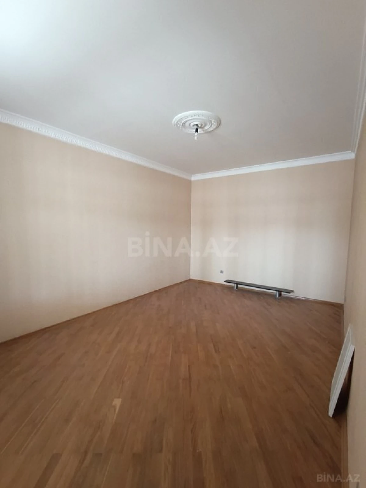 Satılır 7 otaqlı həyət evi 260 m²