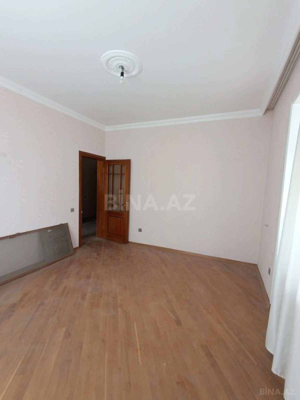 Satılır 7 otaqlı həyət evi 260 m²
