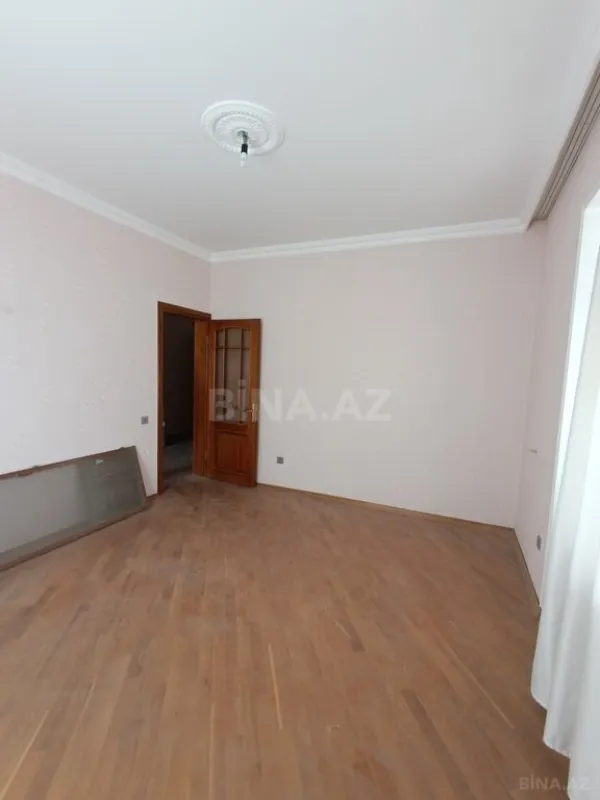 Satılır 7 otaqlı həyət evi 260 m²