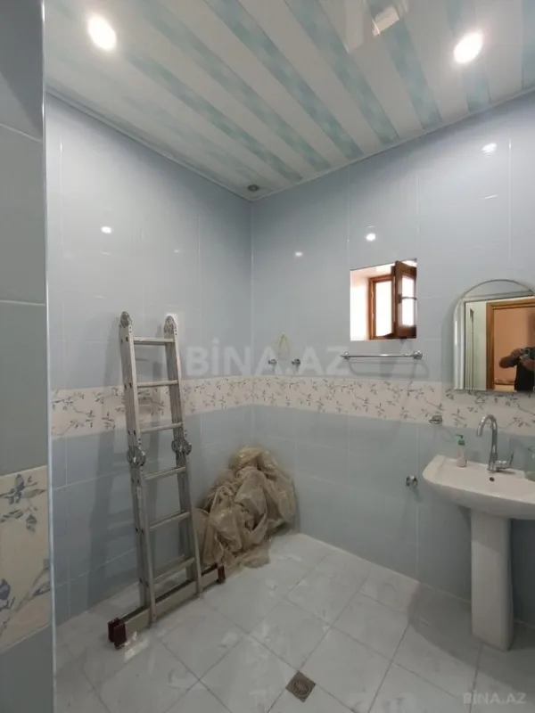 Satılır 7 otaqlı həyət evi 260 m²