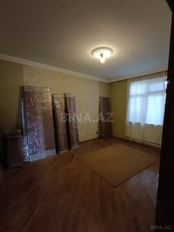 Satılır 7 otaqlı həyət evi 260 m²