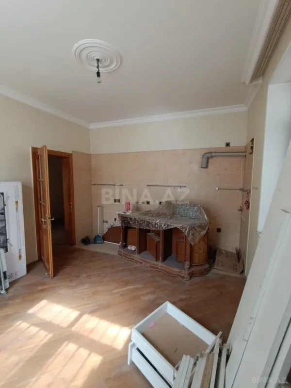 Satılır 7 otaqlı həyət evi 260 m²
