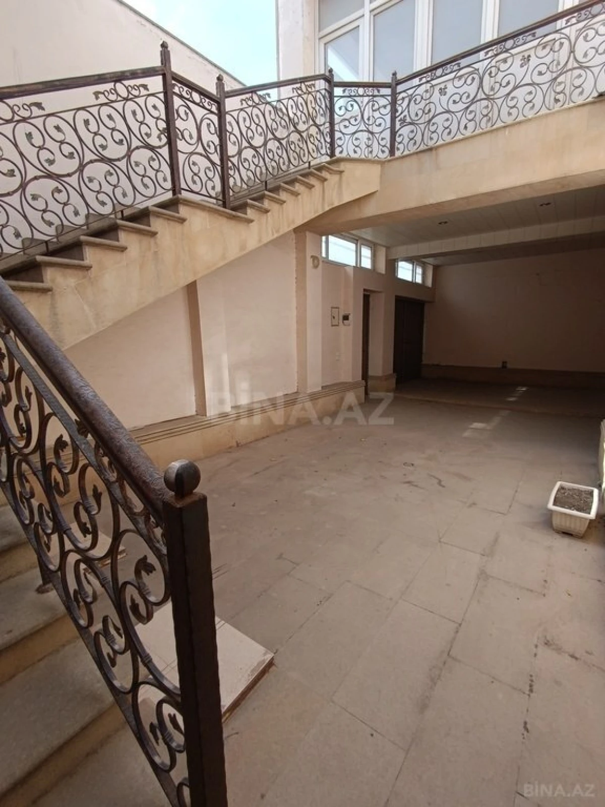 Satılır 7 otaqlı həyət evi 260 m²