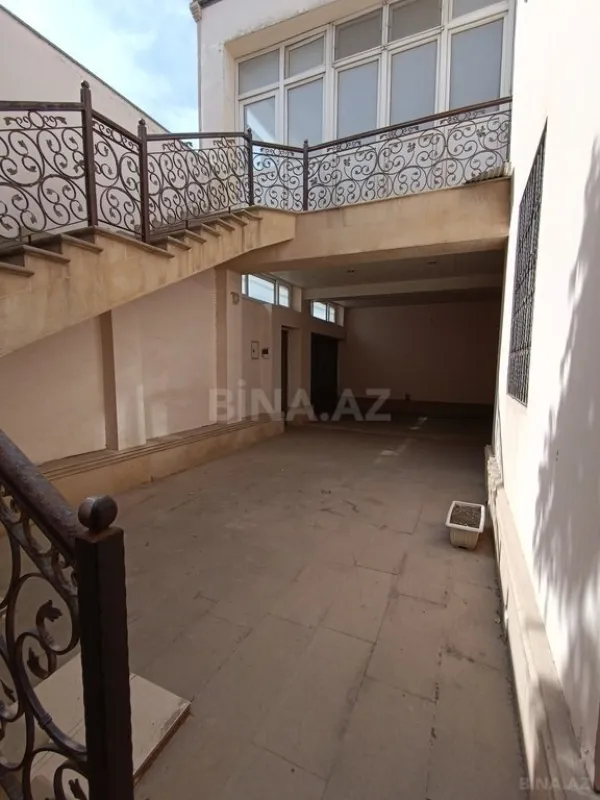 Satılır 7 otaqlı həyət evi 260 m²