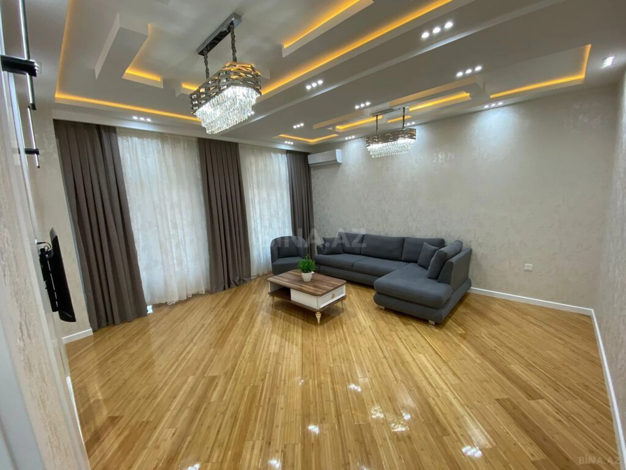 Kirayə verilir 2 otaqlı mənzil 76 m²