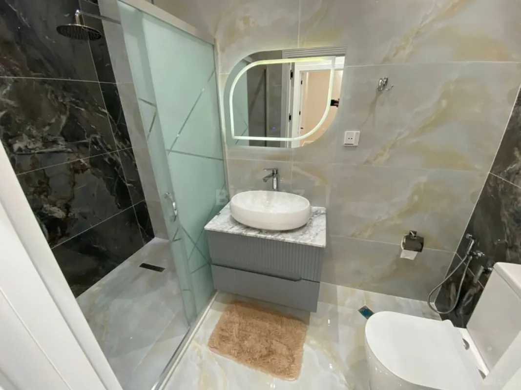 Kirayə verilir 2 otaqlı mənzil 76 m²