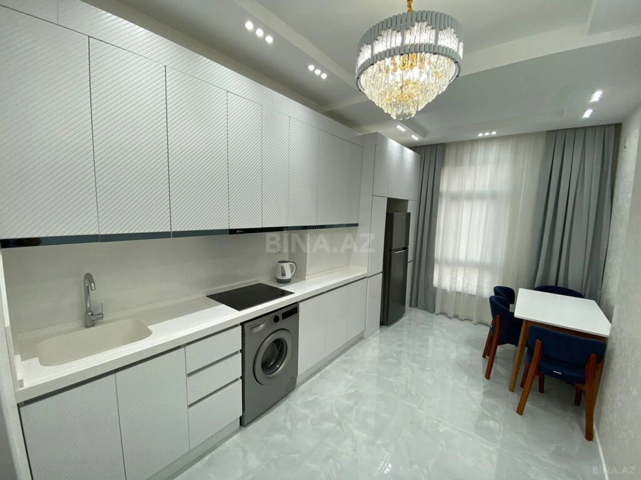 Kirayə verilir 2 otaqlı mənzil 76 m²