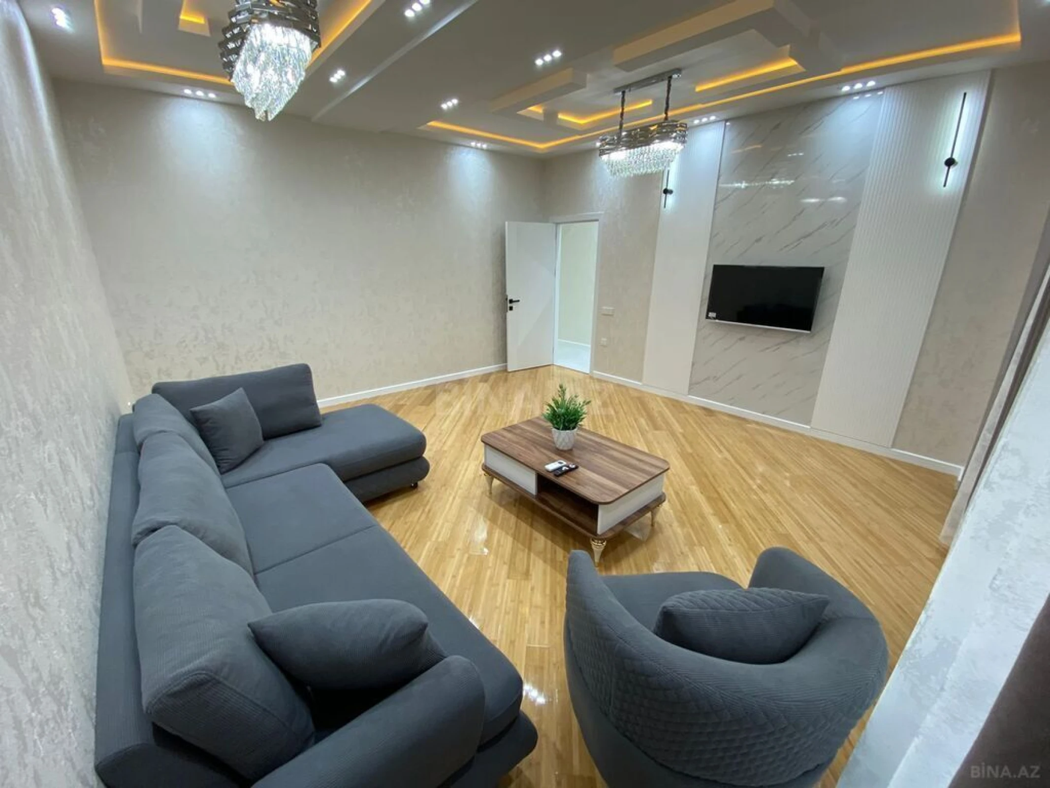 Kirayə verilir 2 otaqlı mənzil 76 m²