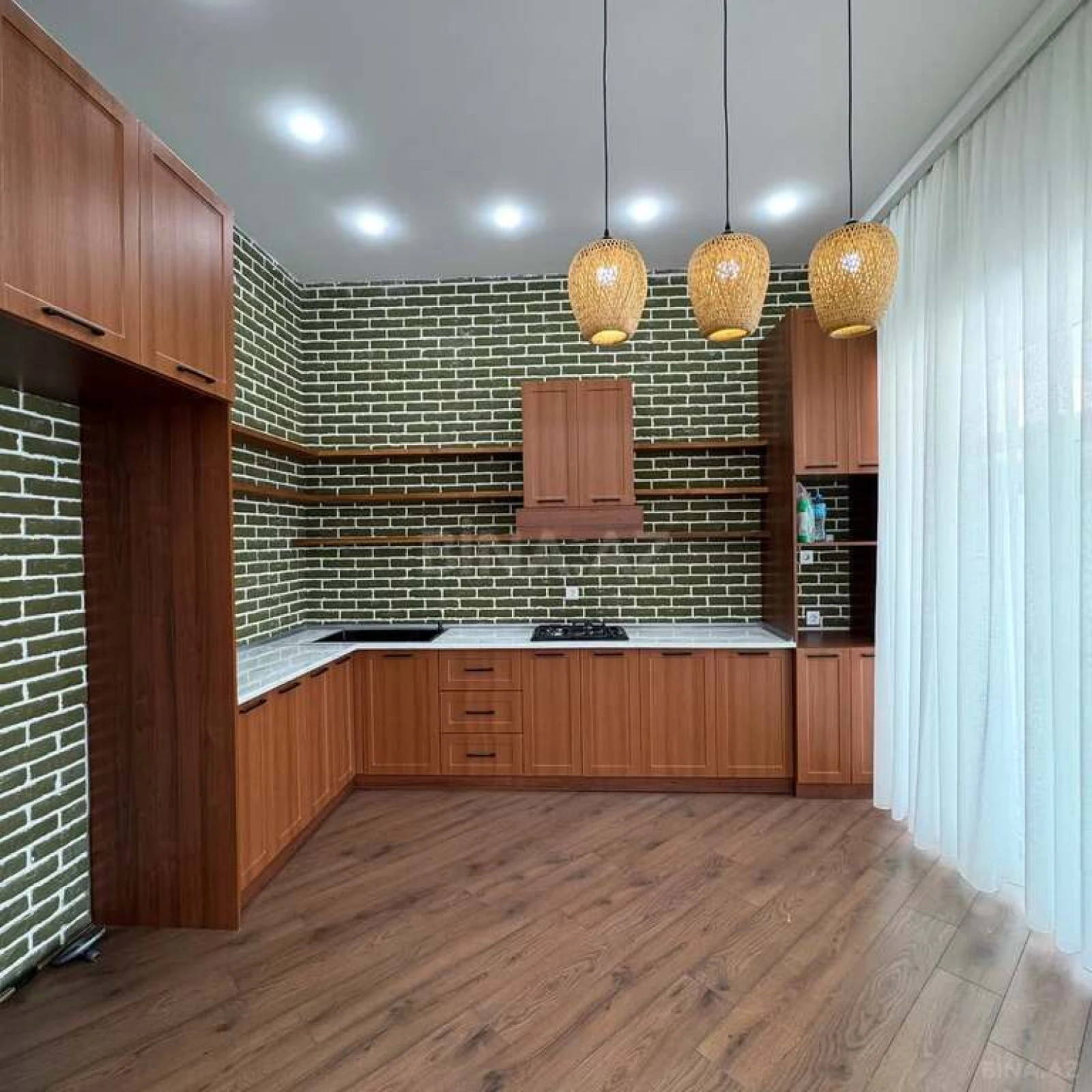 Satılır 4 otaqlı həyət evi 140 m²