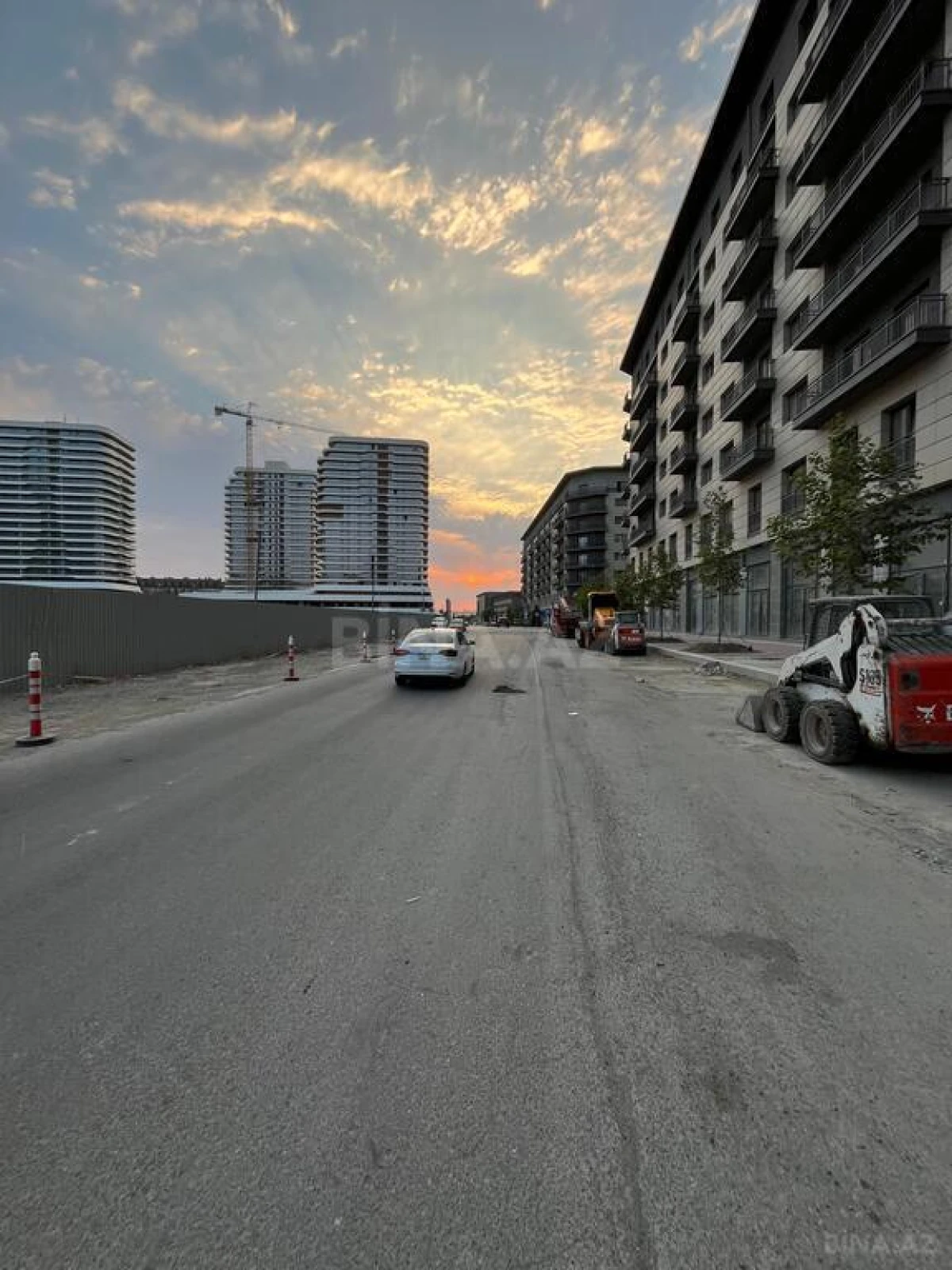 Satılır obyekt 241 m²