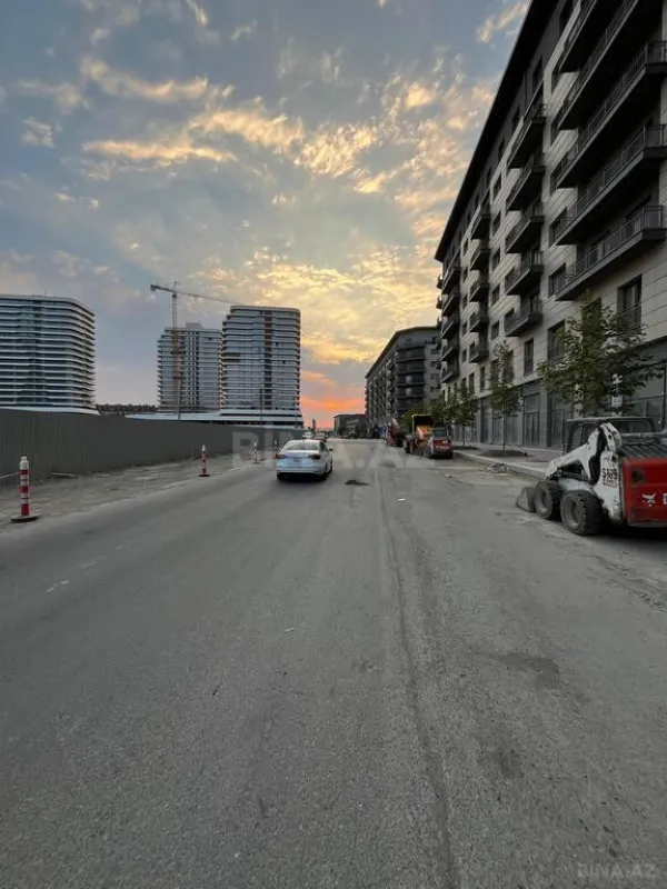 Satılır obyekt 241 m²