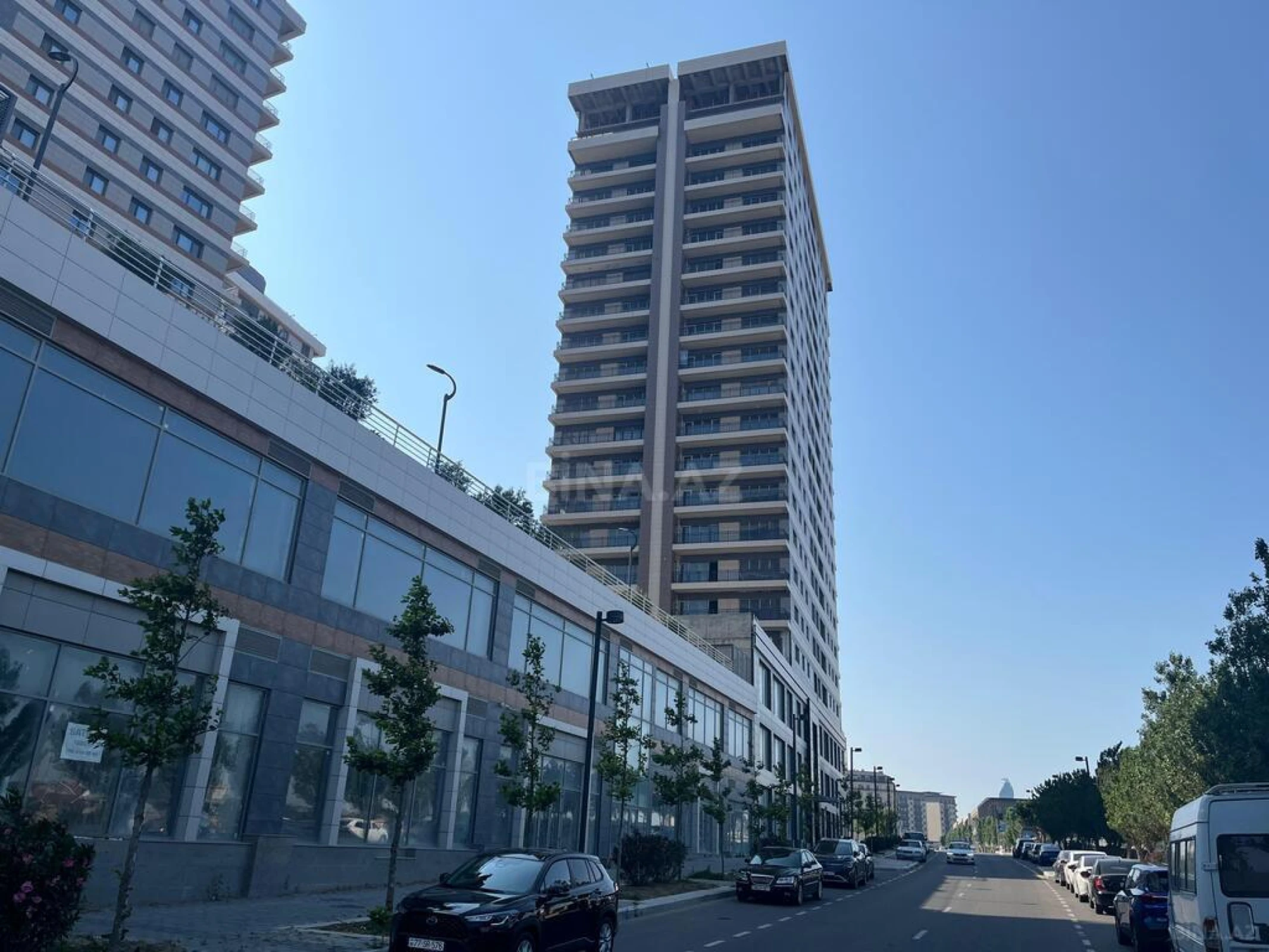 Satılır obyekt 420 m²