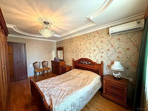 Satılır 4 otaqlı mənzil 90 m²