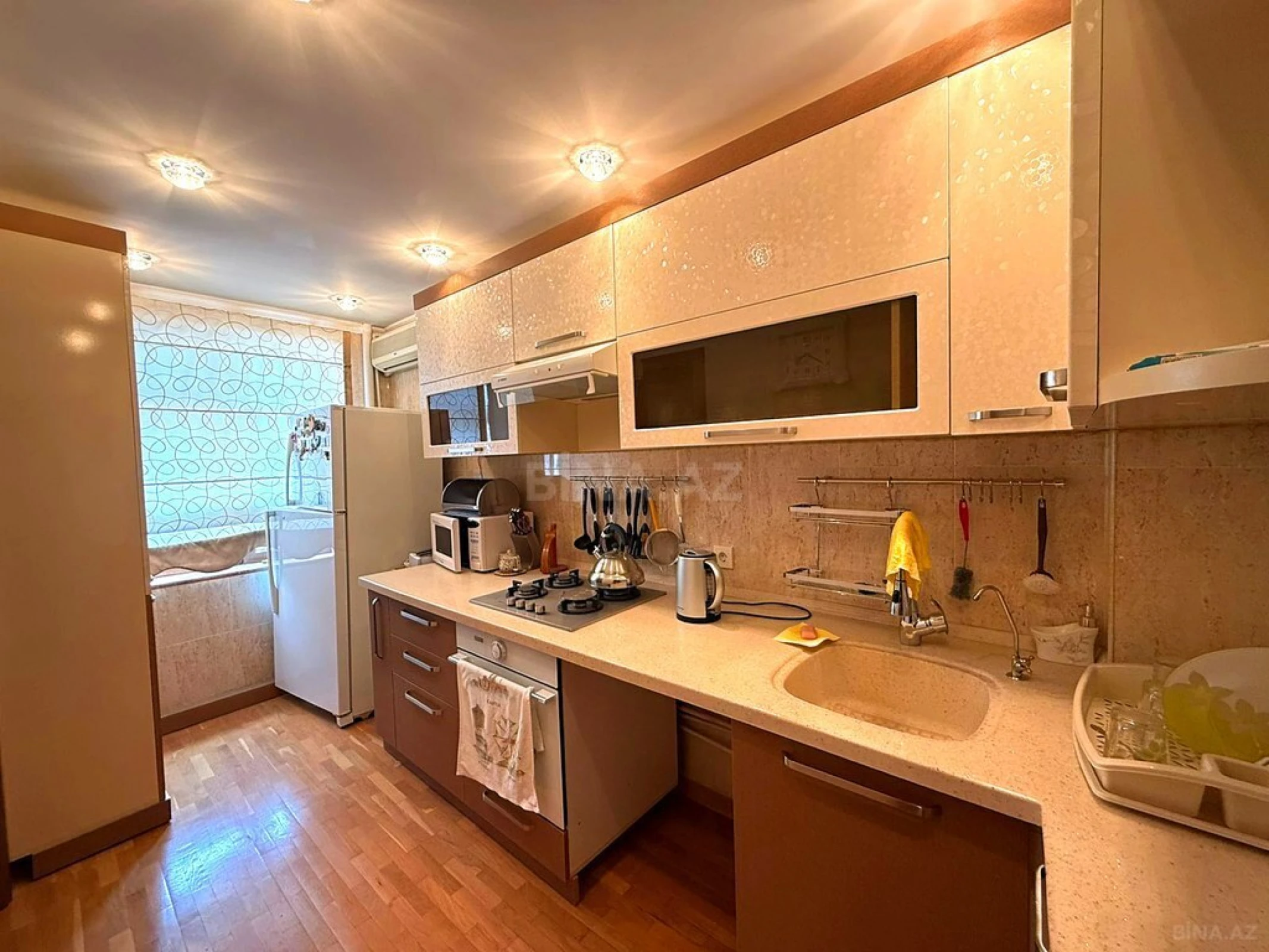 Satılır 4 otaqlı mənzil 90 m²