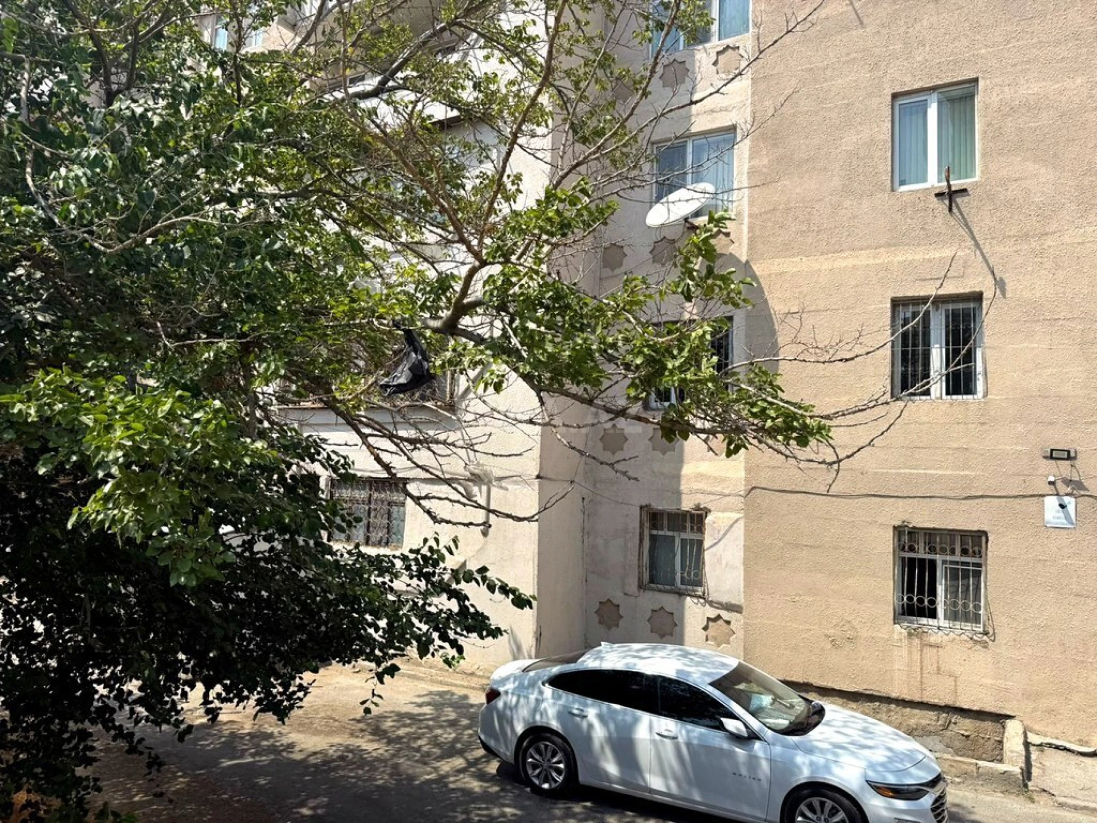 Satılır 4 otaqlı mənzil 90 m²