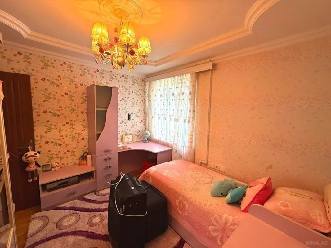 Satılır 4 otaqlı mənzil 90 m²