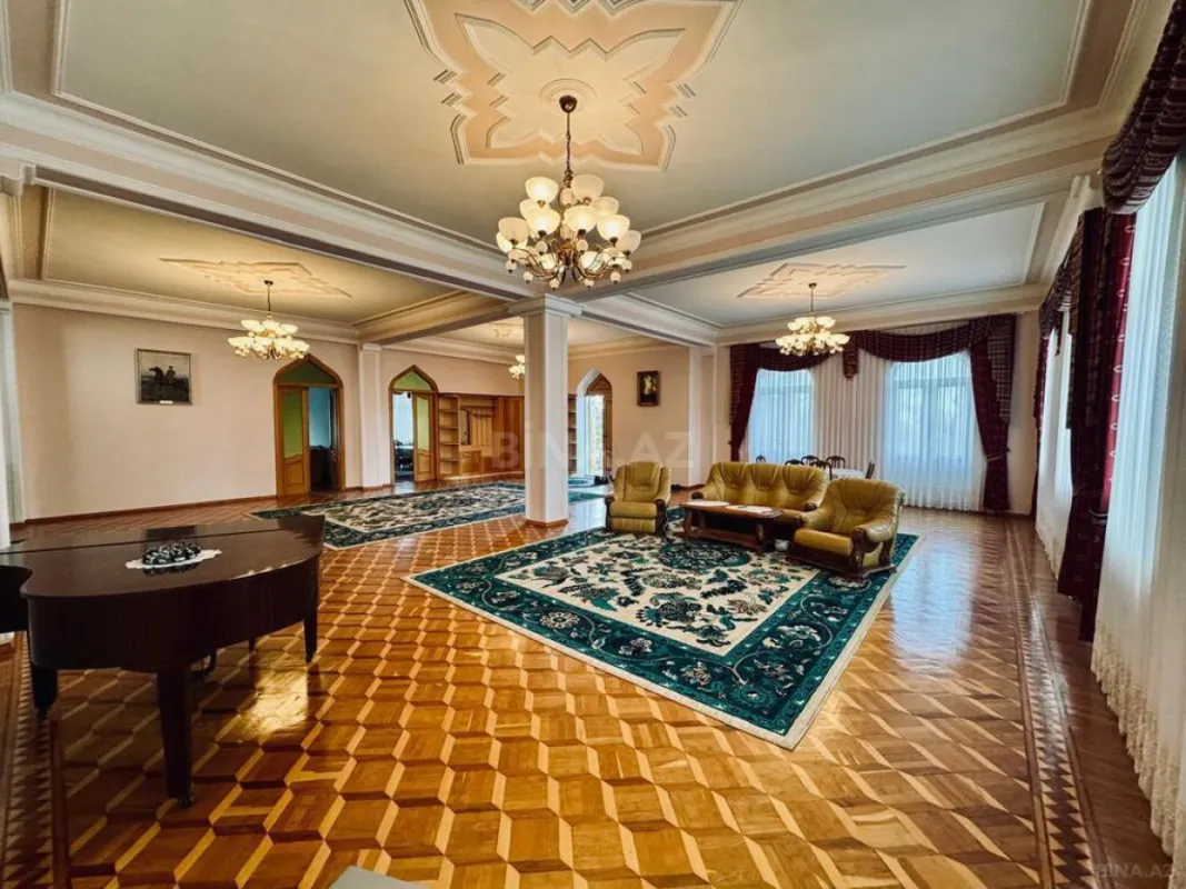 Satılır 11 otaqlı həyət evi 1200 m²