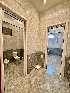 Satılır 11 otaqlı həyət evi 1200 m²