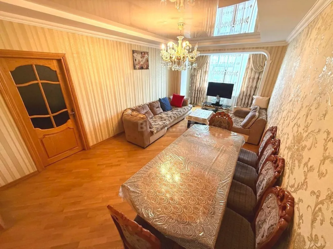 Satılır 4 otaqlı mənzil 100 m²