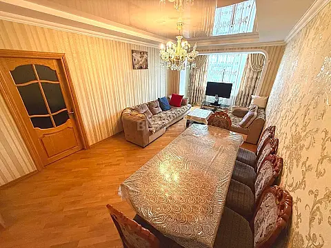 Satılır 4 otaqlı mənzil 100 m²