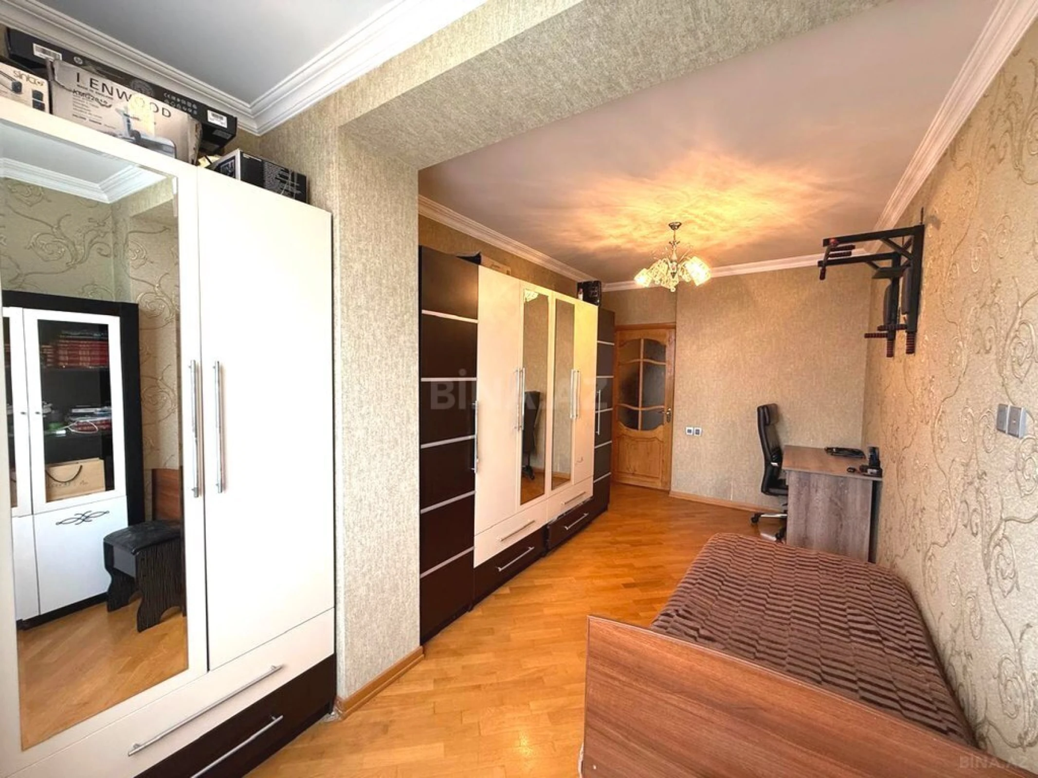 Satılır 4 otaqlı mənzil 100 m²