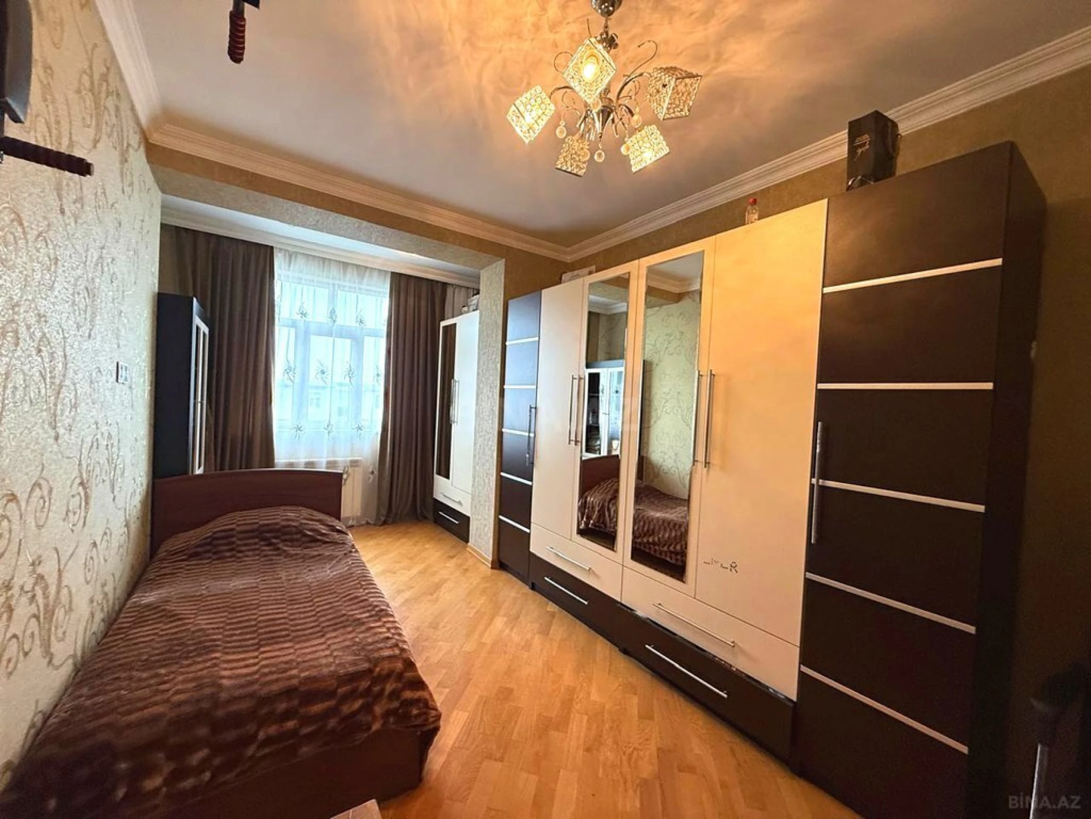 Satılır 4 otaqlı mənzil 100 m²