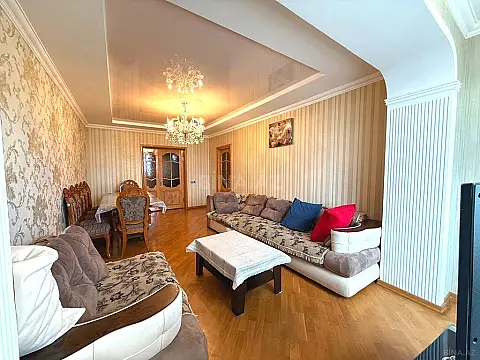 Satılır 4 otaqlı mənzil 100 m²