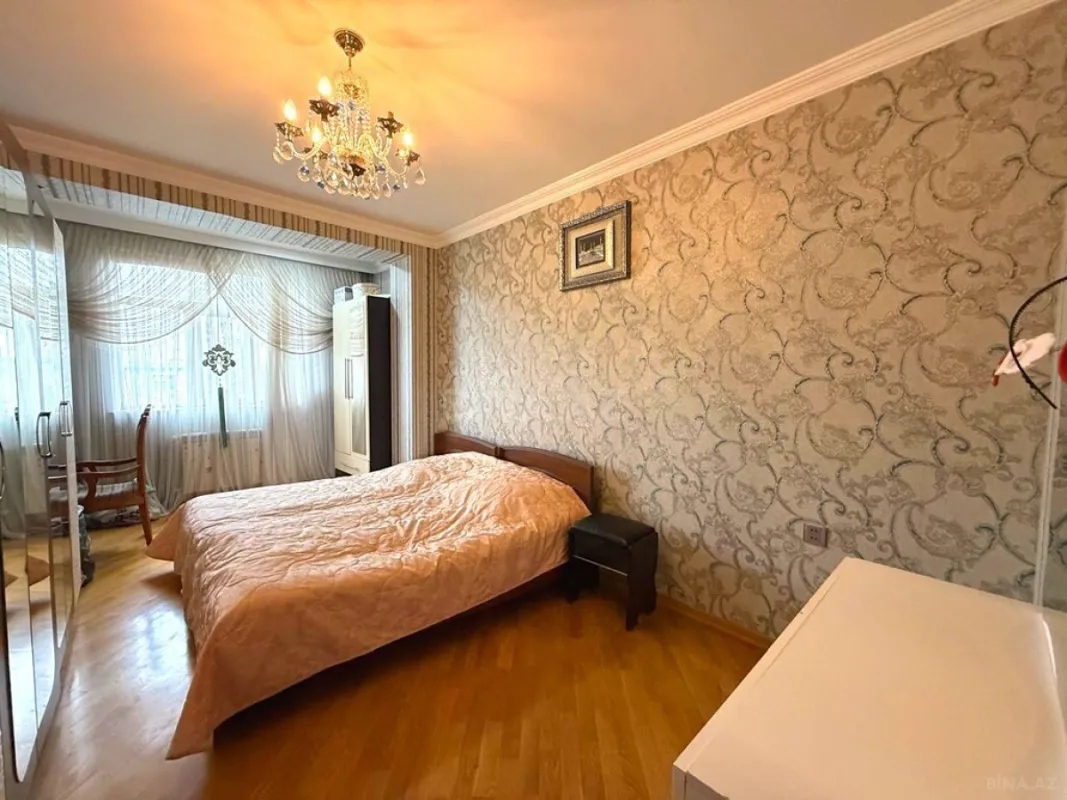 Satılır 4 otaqlı mənzil 100 m²