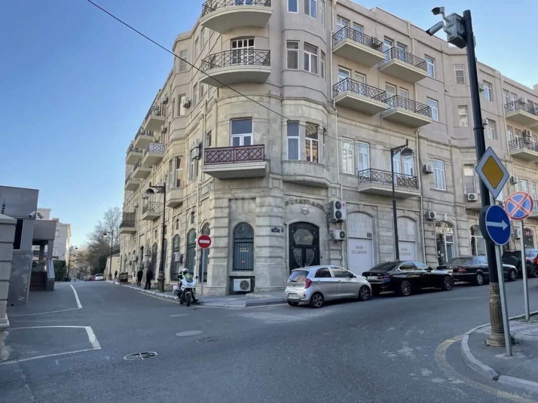 Satılır 2 otaqlı mənzil 68 m²