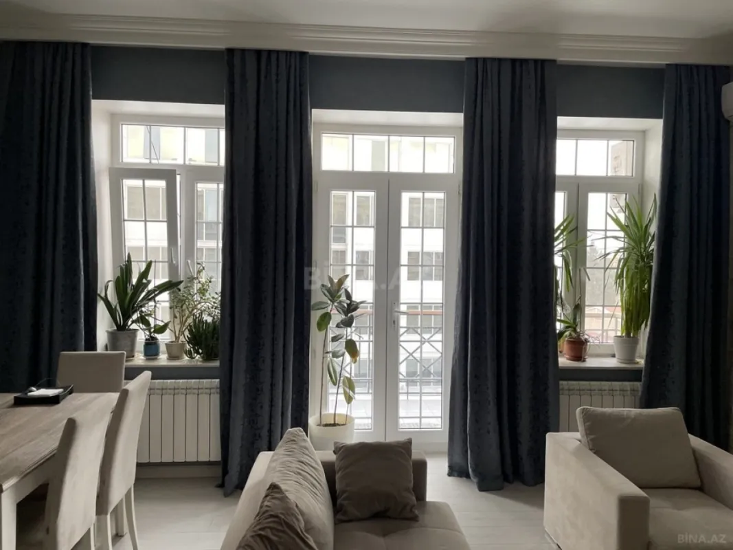 Satılır 2 otaqlı mənzil 68 m²