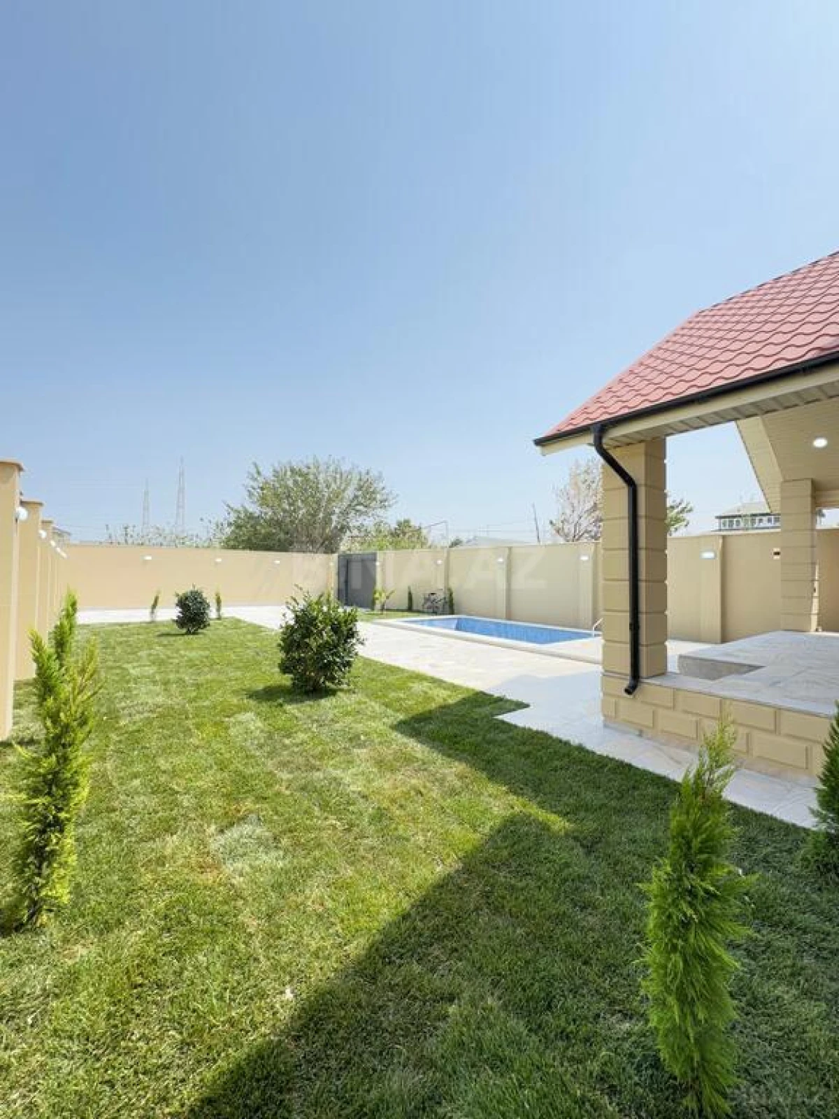 Satılır 4 otaqlı həyət evi 130 m²