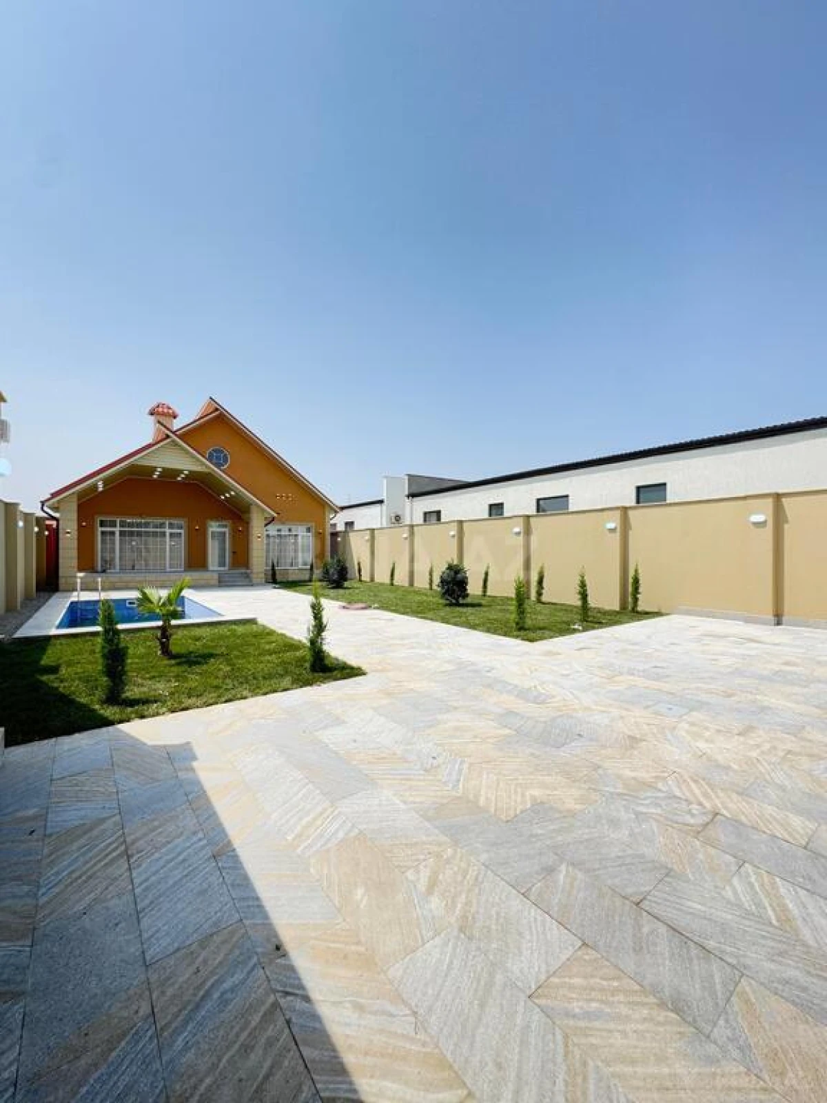 Satılır 4 otaqlı həyət evi 130 m²