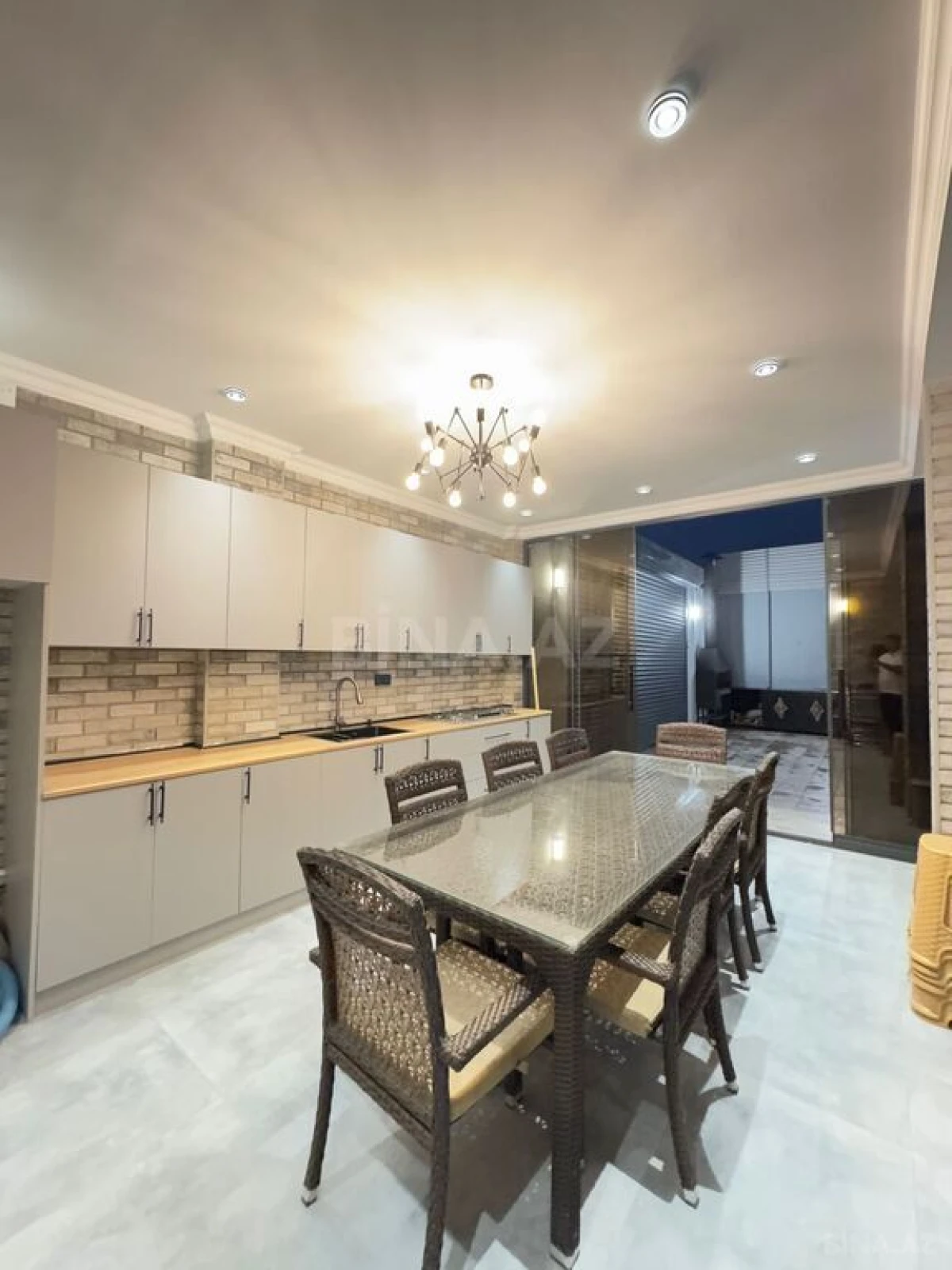 Satılır 6 otaqlı həyət evi 350 m²