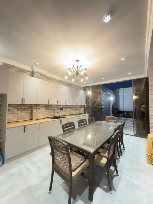 Satılır 6 otaqlı həyət evi 350 m²