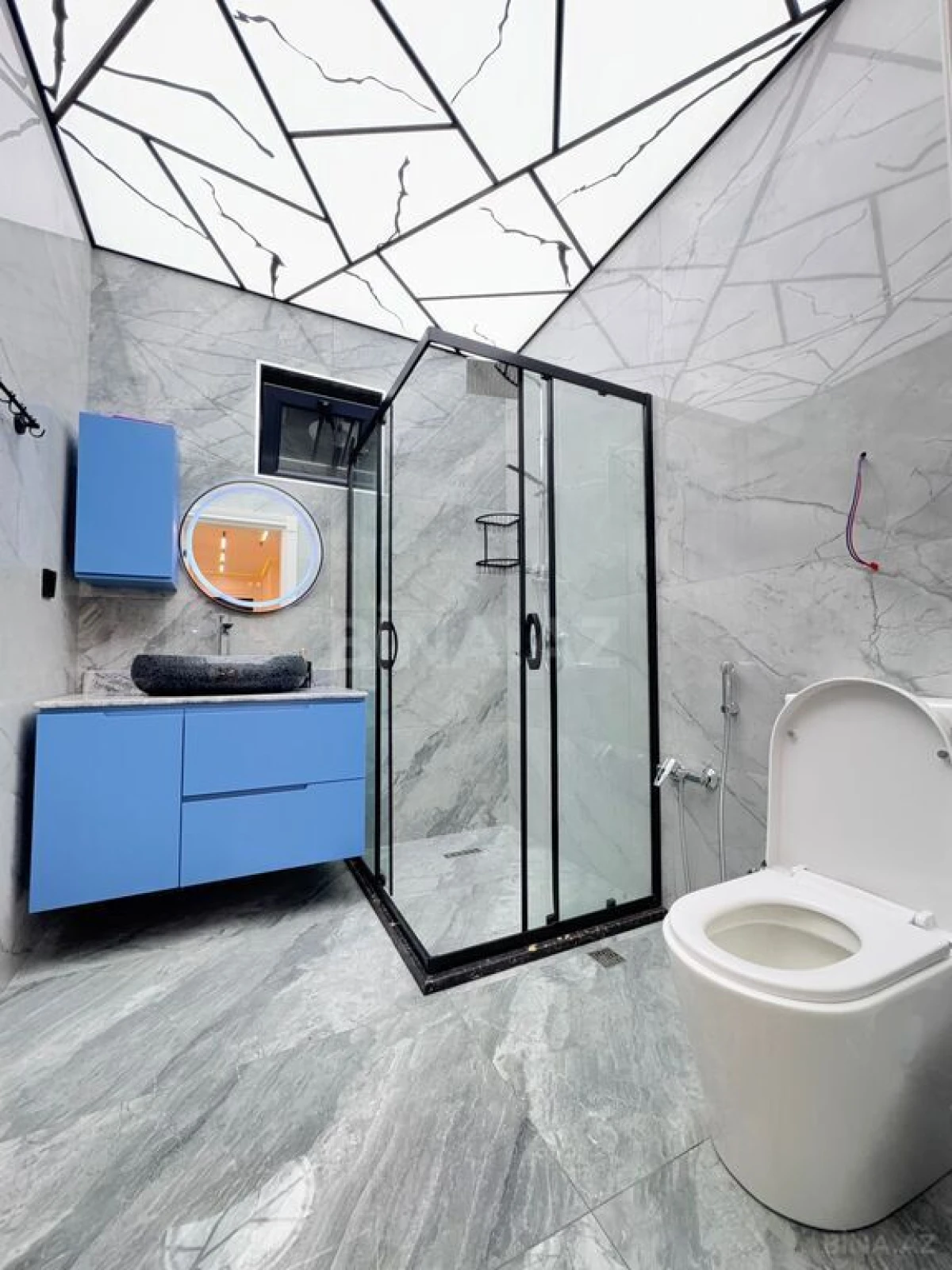 Satılır 6 otaqlı həyət evi 350 m²