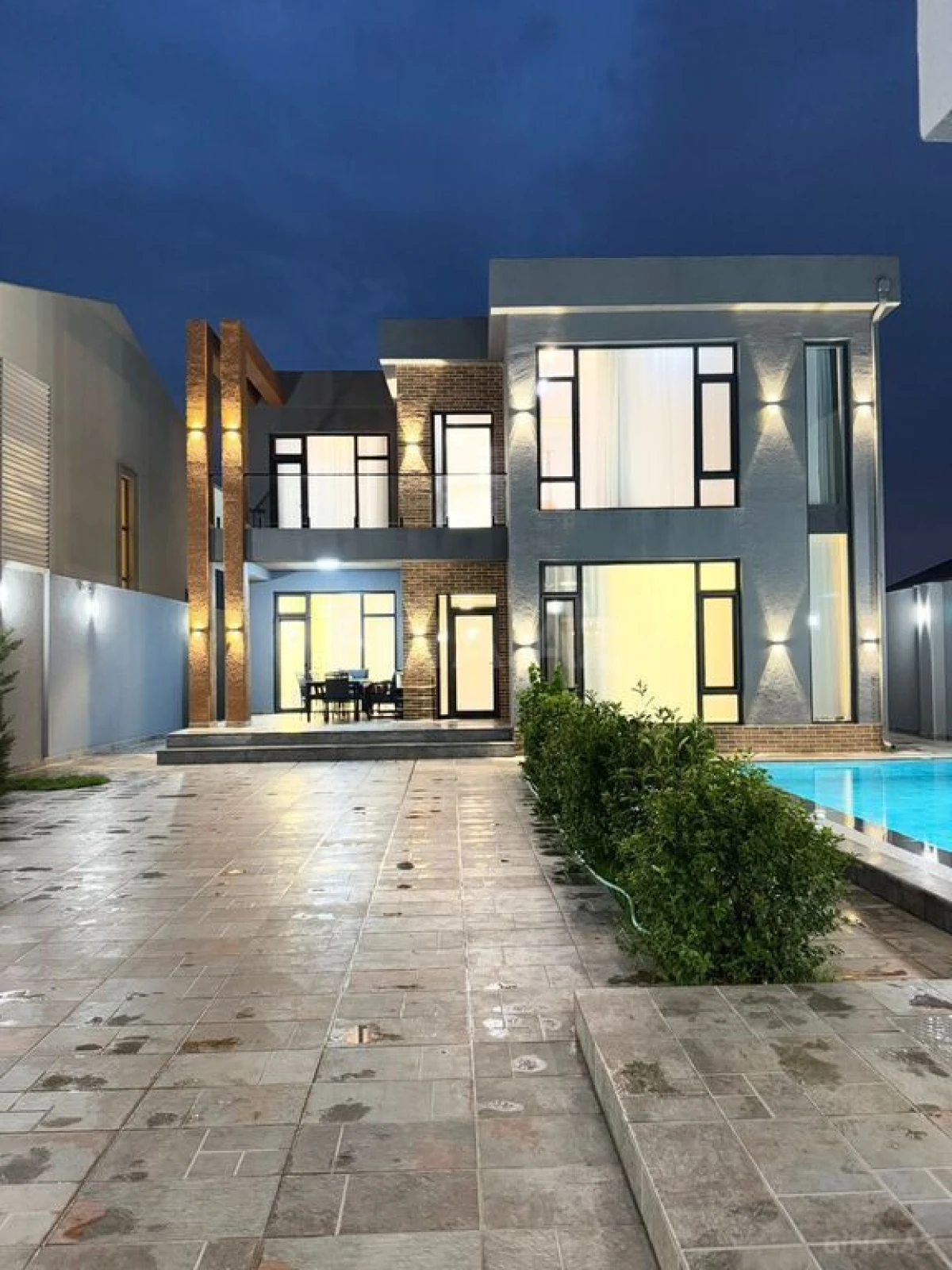 Satılır 6 otaqlı həyət evi 350 m²