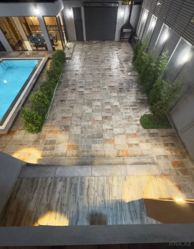 Satılır 6 otaqlı həyət evi 350 m²